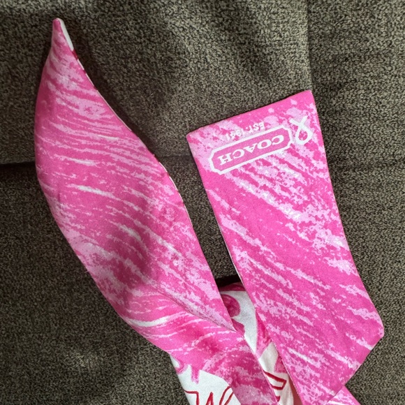 Authentic Coach Pink Love Headscarf. - Picture 13 of 13